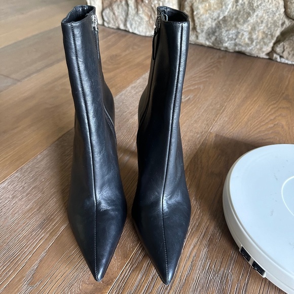 Elegant Black Ankle Boots - Picture 2 of 9